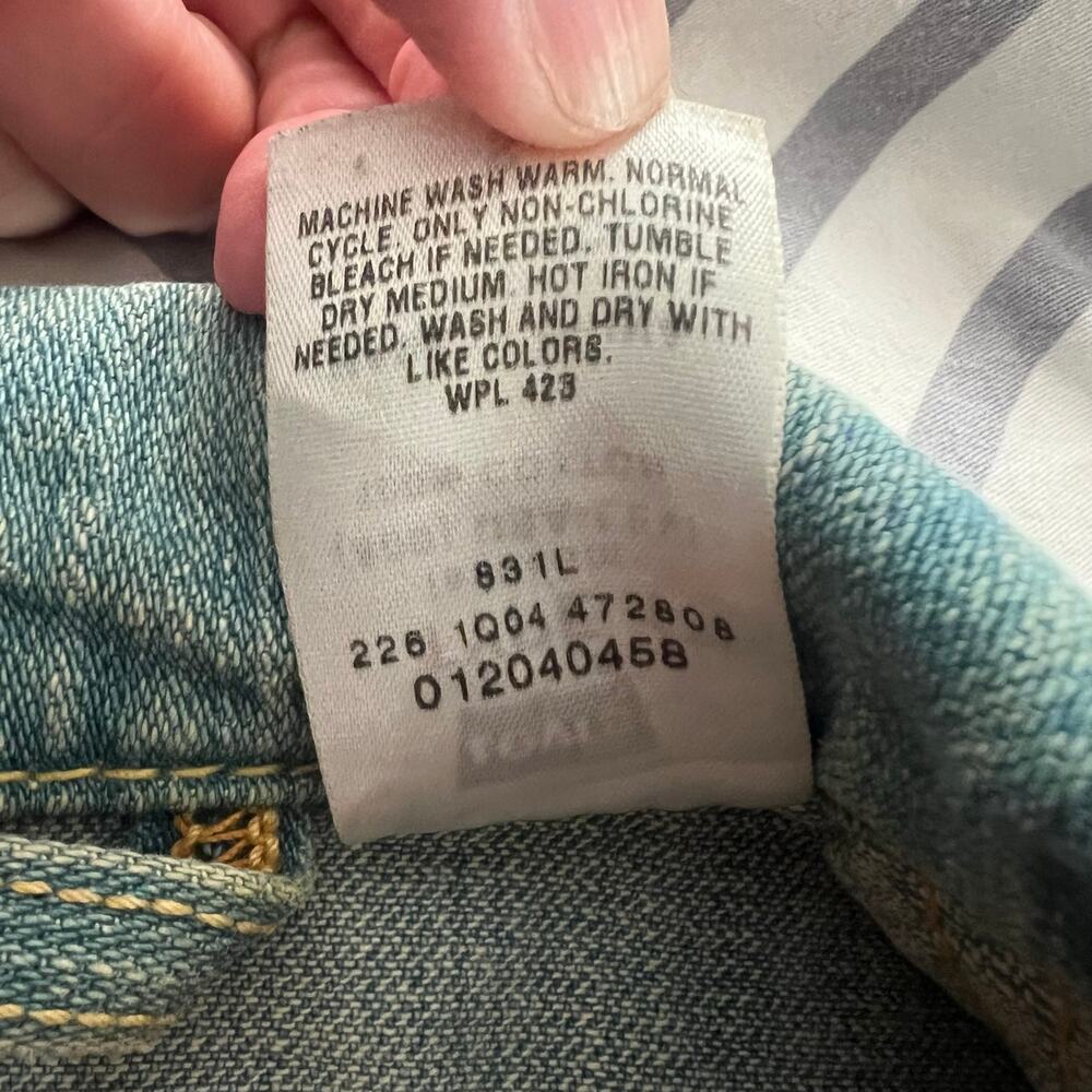 Vintage Levi’s 2004 Women’s 100% Cotton Jean Jacket SZ SM Type 1 Blue Fade - Picture 12 of 15